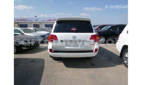 Buy Import Toyota Land Cruiser White Car in Import - Dubai in Ethiopia Buy Import Toyota Land Cruiser White Car in Import - Dubai in Ethiopia