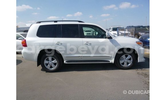 Buy Import Toyota Land Cruiser White Car in Import - Dubai in Ethiopia Buy Import Toyota Land Cruiser White Car in Import - Dubai in Ethiopia