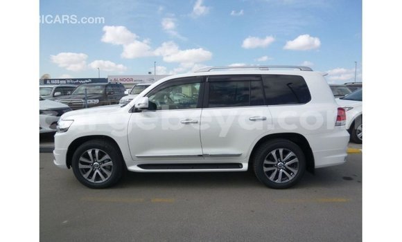 ይግዙ Imported Toyota Land Cruiser ነጭ መኪና በ Import - Dubai በ ኢትዮጵያ ይግዙ Imported Toyota Land Cruiser ነጭ መኪና በ Import - Dubai በ ኢትዮጵያ
