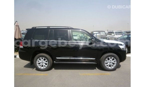 ይግዙ Imported Toyota Land Cruiser ጥቁር መኪና በ Import - Dubai በ ኢትዮጵያ ይግዙ Imported Toyota Land Cruiser ጥቁር መኪና በ Import - Dubai በ ኢትዮጵያ