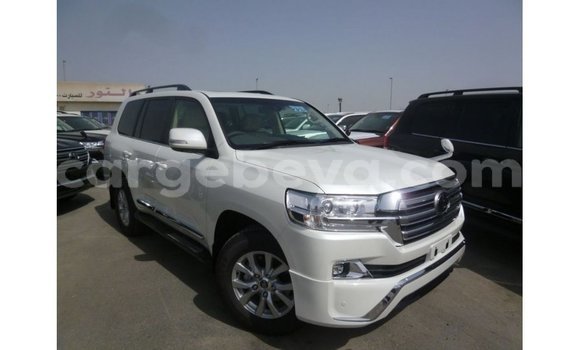 ይግዙ Imported Toyota Land Cruiser ነጭ መኪና በ Import - Dubai በ ኢትዮጵያ ይግዙ Imported Toyota Land Cruiser ነጭ መኪና በ Import - Dubai በ ኢትዮጵያ