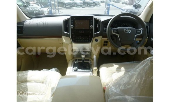 ይግዙ Imported Toyota Land Cruiser ነጭ መኪና በ Import - Dubai በ ኢትዮጵያ ይግዙ Imported Toyota Land Cruiser ነጭ መኪና በ Import - Dubai በ ኢትዮጵያ