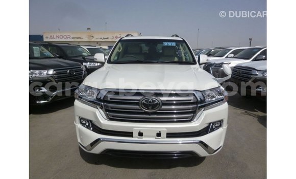 ይግዙ Imported Toyota Land Cruiser ነጭ መኪና በ Import - Dubai በ ኢትዮጵያ ይግዙ Imported Toyota Land Cruiser ነጭ መኪና በ Import - Dubai በ ኢትዮጵያ