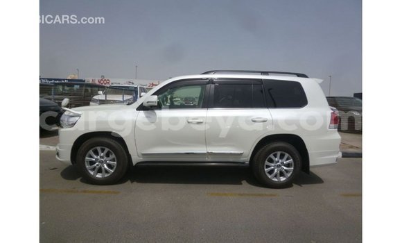 Buy Import Toyota Land Cruiser White Car in Import - Dubai in Ethiopia Buy Import Toyota Land Cruiser White Car in Import - Dubai in Ethiopia
