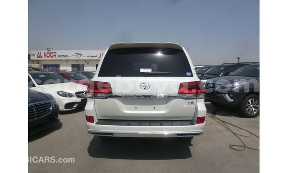 Buy Import Toyota Land Cruiser White Car in Import - Dubai in Ethiopia Buy Import Toyota Land Cruiser White Car in Import - Dubai in Ethiopia