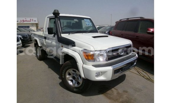 ይግዙ Imported Toyota Land Cruiser ነጭ መኪና በ Import - Dubai በ ኢትዮጵያ ይግዙ Imported Toyota Land Cruiser ነጭ መኪና በ Import - Dubai በ ኢትዮጵያ