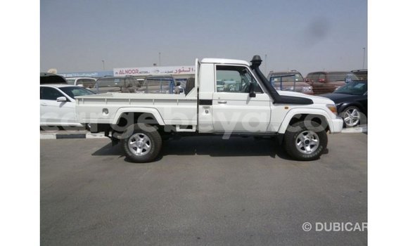 ይግዙ Imported Toyota Land Cruiser ነጭ መኪና በ Import - Dubai በ ኢትዮጵያ ይግዙ Imported Toyota Land Cruiser ነጭ መኪና በ Import - Dubai በ ኢትዮጵያ