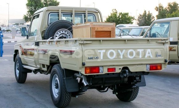 Buy Import Toyota Land Cruiser Beige Car in Import - Dubai in Ethiopia Buy Import Toyota Land Cruiser Beige Car in Import - Dubai in Ethiopia