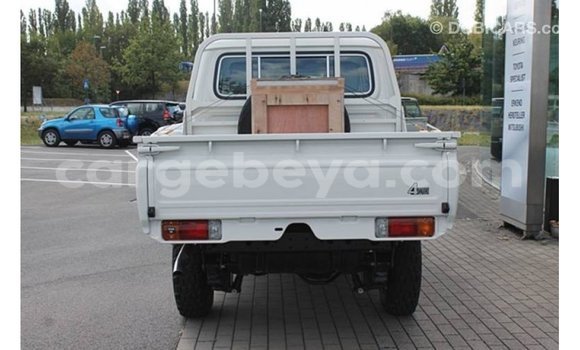 Buy Import Toyota Land Cruiser White Car in Import - Dubai in Ethiopia Buy Import Toyota Land Cruiser White Car in Import - Dubai in Ethiopia