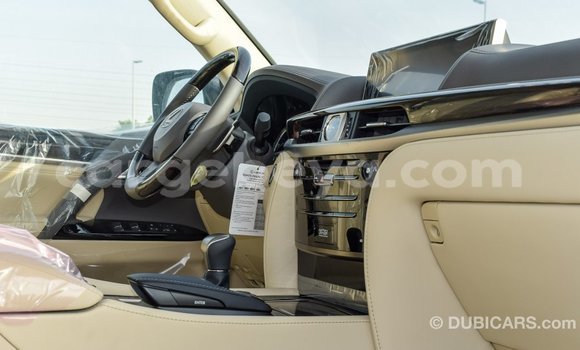 Imported Lexus LX White Makiinaa iti Import - Dubai keessatti Ethiopia keessatti Imported Lexus LX White Makiinaa iti Import - Dubai keessatti Ethiopia keessatti