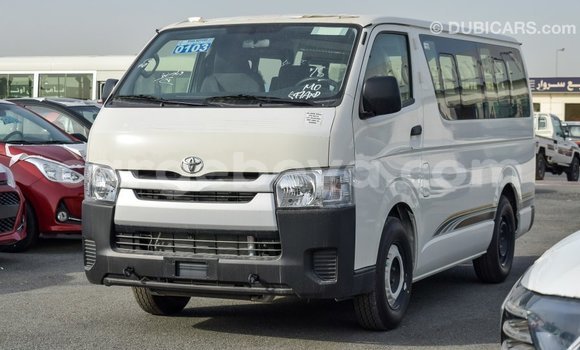 Imported Toyota Hiace White Makiinaa iti Import - Dubai keessatti Ethiopia keessatti Imported Toyota Hiace White Makiinaa iti Import - Dubai keessatti Ethiopia keessatti