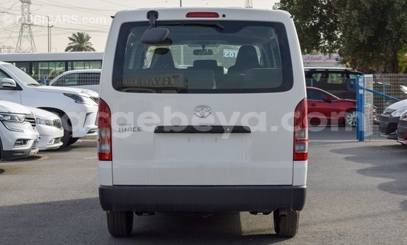 Imported Toyota Hiace White Makiinaa iti Import - Dubai keessatti Ethiopia keessatti Imported Toyota Hiace White Makiinaa iti Import - Dubai keessatti Ethiopia keessatti
