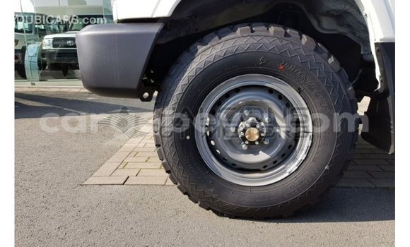 Buy Import Toyota Land Cruiser White Car in Import - Dubai in Ethiopia Buy Import Toyota Land Cruiser White Car in Import - Dubai in Ethiopia