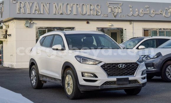 Imported Hyundai Tucson White Makiinaa iti Import - Dubai keessatti Ethiopia keessatti Imported Hyundai Tucson White Makiinaa iti Import - Dubai keessatti Ethiopia keessatti