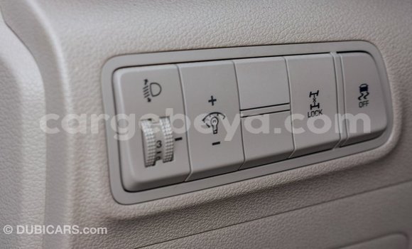 Imported Hyundai Tucson White Makiinaa iti Import - Dubai keessatti Ethiopia keessatti Imported Hyundai Tucson White Makiinaa iti Import - Dubai keessatti Ethiopia keessatti