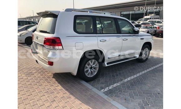 Buy Import Toyota Land Cruiser White Car in Import - Dubai in Ethiopia Buy Import Toyota Land Cruiser White Car in Import - Dubai in Ethiopia