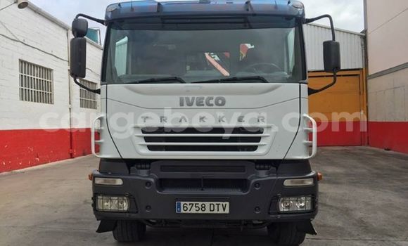 Buy Used Iveco Trakker White Truck in Addis–Ababa in Ethiopia Buy Used Iveco Trakker White Truck in Addis–Ababa in Ethiopia