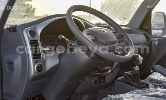 Buy Import Kia Carens White Car in Import - Dubai in Ethiopia Buy Import Kia Carens White Car in Import - Dubai in Ethiopia