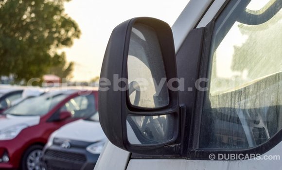 Buy Import Kia Carens White Car in Import - Dubai in Ethiopia Buy Import Kia Carens White Car in Import - Dubai in Ethiopia