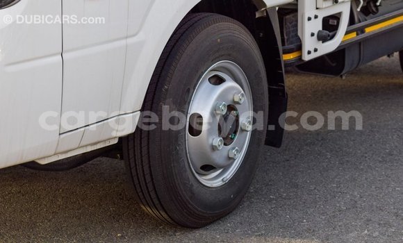 Buy Import Kia Carens White Car in Import - Dubai in Ethiopia Buy Import Kia Carens White Car in Import - Dubai in Ethiopia