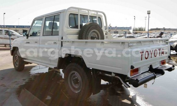 Buy New Toyota Land Cruiser White Car in Abiy Adi in Tigray Buy New Toyota Land Cruiser White Car in Abiy Adi in Tigray