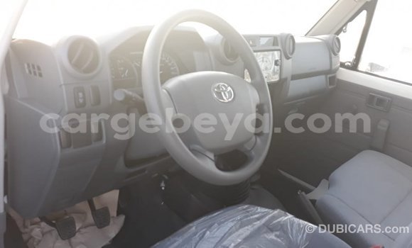 Buy Import Toyota Land Cruiser White Car in Import - Dubai in Ethiopia Buy Import Toyota Land Cruiser White Car in Import - Dubai in Ethiopia