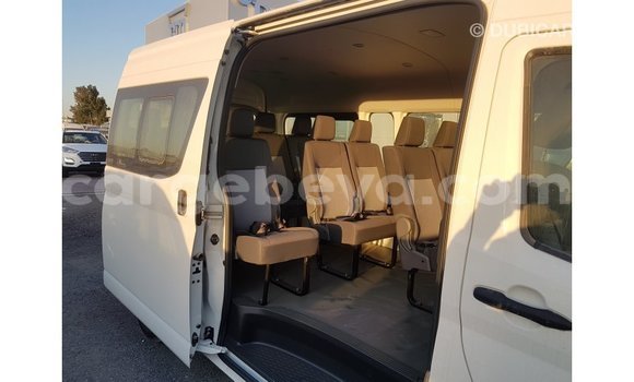 Imported Toyota Hiace White Makiinaa iti Import - Dubai keessatti Ethiopia keessatti Imported Toyota Hiace White Makiinaa iti Import - Dubai keessatti Ethiopia keessatti