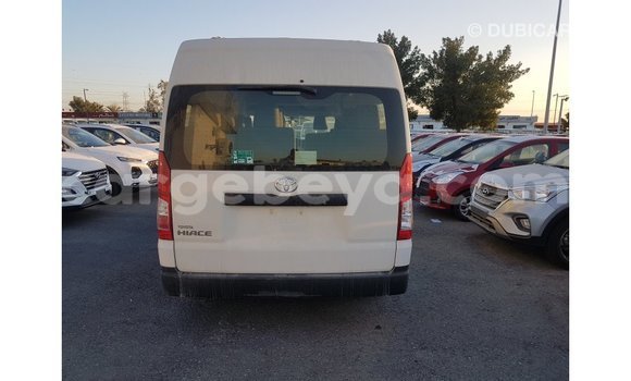 Imported Toyota Hiace White Makiinaa iti Import - Dubai keessatti Ethiopia keessatti Imported Toyota Hiace White Makiinaa iti Import - Dubai keessatti Ethiopia keessatti