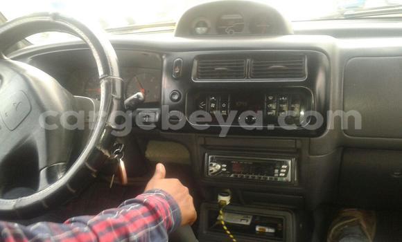 Acheter Occasion Voiture Mitsubishi L200 Rouge à Addis Ababa, Ethiopie Acheter Occasion Voiture Mitsubishi L200 Rouge à Addis Ababa, Ethiopie