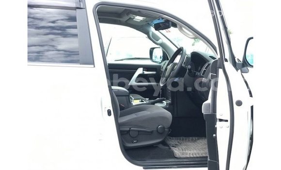 Buy Import Toyota Land Cruiser White Car in Import - Dubai in Ethiopia Buy Import Toyota Land Cruiser White Car in Import - Dubai in Ethiopia