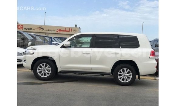 Buy Import Toyota Land Cruiser White Car in Import - Dubai in Ethiopia Buy Import Toyota Land Cruiser White Car in Import - Dubai in Ethiopia