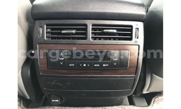 Acheter Import Voiture Toyota Land Cruiser Blanc à Import - Dubai, Ethiopie Acheter Import Voiture Toyota Land Cruiser Blanc à Import - Dubai, Ethiopie