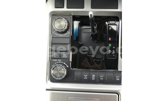 Acheter Import Voiture Toyota Land Cruiser Blanc à Import - Dubai, Ethiopie Acheter Import Voiture Toyota Land Cruiser Blanc à Import - Dubai, Ethiopie