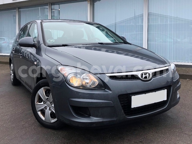 Big with watermark hyundai i30 1 4 classic cool 2010 1