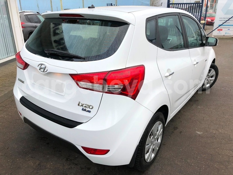 Big with watermark hyundai ix20 1 4 crdi 78 premium isg 3