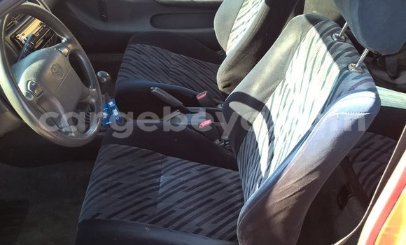 Acheter Occasion Voiture Toyota Corolla Rouge à Addis Ababa, Ethiopie Acheter Occasion Voiture Toyota Corolla Rouge à Addis Ababa, Ethiopie