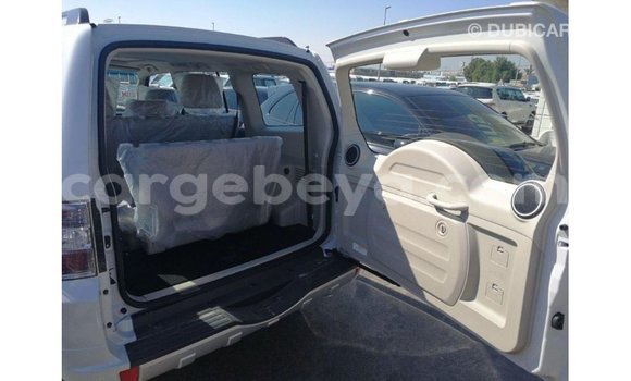 Buy Import Mitsubishi Pajero White Car in Import - Dubai in Ethiopia Buy Import Mitsubishi Pajero White Car in Import - Dubai in Ethiopia