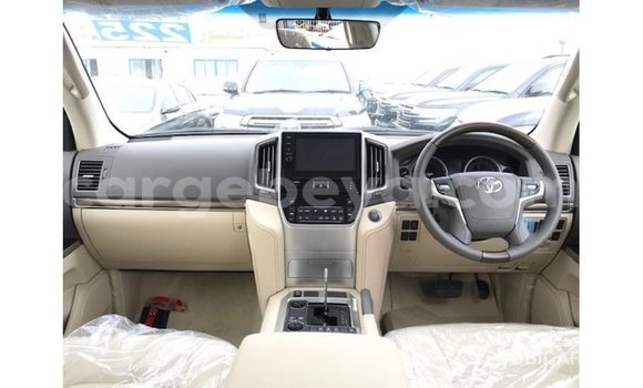 Buy Import Toyota Land Cruiser White Car in Import - Dubai in Ethiopia Buy Import Toyota Land Cruiser White Car in Import - Dubai in Ethiopia
