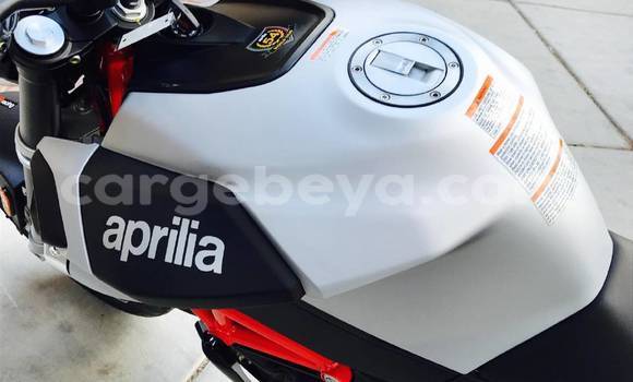 Buy New Aprilia Habana White Bike in Addis–Ababa in Ethiopia Buy New Aprilia Habana White Bike in Addis–Ababa in Ethiopia
