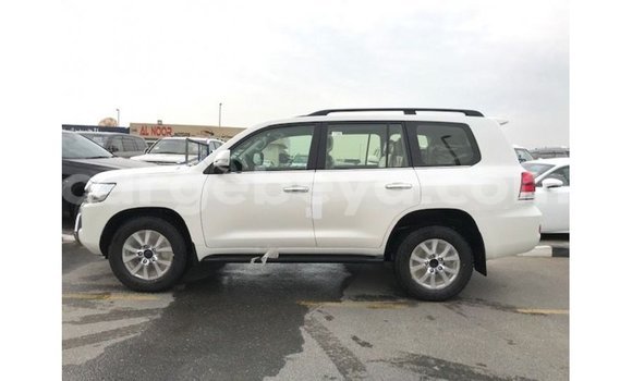 Buy Import Toyota Land Cruiser White Car in Import - Dubai in Ethiopia Buy Import Toyota Land Cruiser White Car in Import - Dubai in Ethiopia