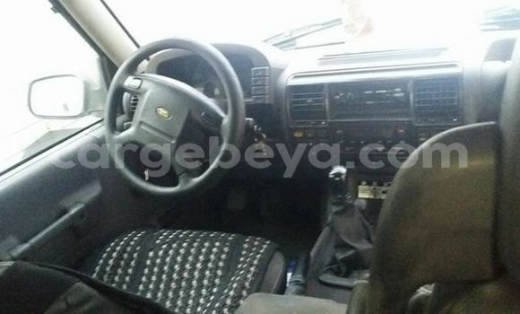 Buy Used Land Rover Discovery White Car in Addis–Ababa in Ethiopia Buy Used Land Rover Discovery White Car in Addis–Ababa in Ethiopia