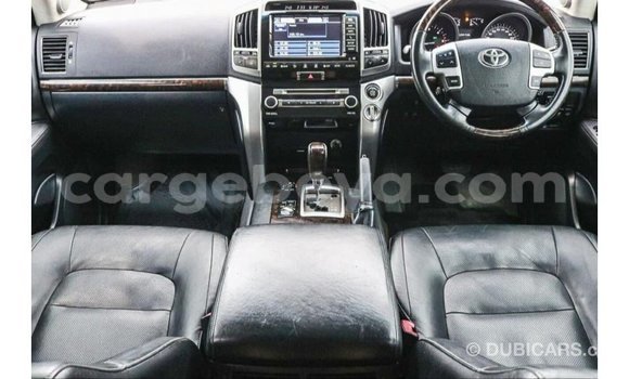 ይግዙ Imported Toyota Land Cruiser ነጭ መኪና በ Import - Dubai በ ኢትዮጵያ ይግዙ Imported Toyota Land Cruiser ነጭ መኪና በ Import - Dubai በ ኢትዮጵያ