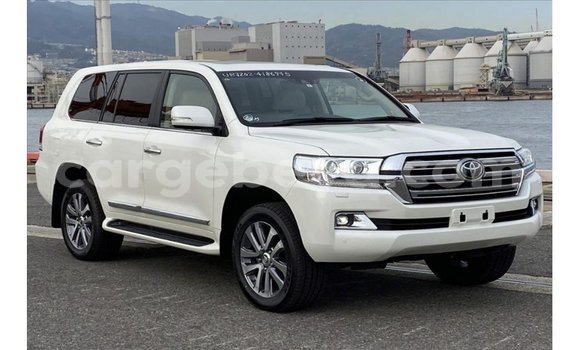 ይግዙ Imported Toyota Land Cruiser ነጭ መኪና በ Import - Dubai በ ኢትዮጵያ ይግዙ Imported Toyota Land Cruiser ነጭ መኪና በ Import - Dubai በ ኢትዮጵያ