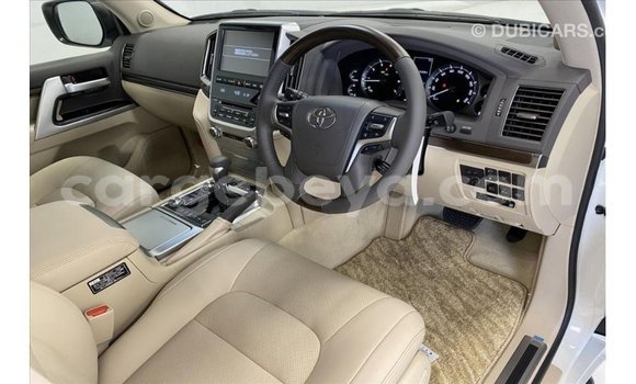 ይግዙ Imported Toyota Land Cruiser ነጭ መኪና በ Import - Dubai በ ኢትዮጵያ ይግዙ Imported Toyota Land Cruiser ነጭ መኪና በ Import - Dubai በ ኢትዮጵያ