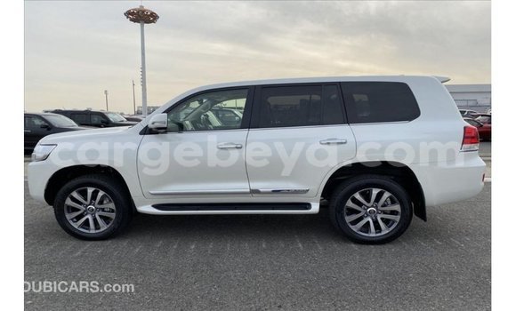 ይግዙ Imported Toyota Land Cruiser ነጭ መኪና በ Import - Dubai በ ኢትዮጵያ ይግዙ Imported Toyota Land Cruiser ነጭ መኪና በ Import - Dubai በ ኢትዮጵያ