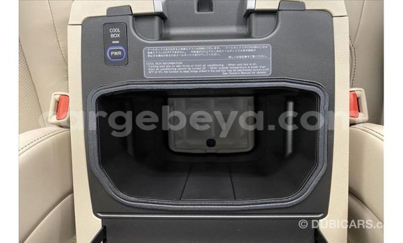 ይግዙ Imported Toyota Land Cruiser ነጭ መኪና በ Import - Dubai በ ኢትዮጵያ ይግዙ Imported Toyota Land Cruiser ነጭ መኪና በ Import - Dubai በ ኢትዮጵያ