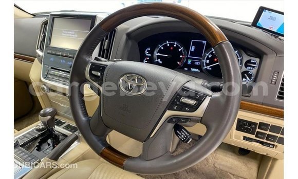 ይግዙ Imported Toyota Land Cruiser ነጭ መኪና በ Import - Dubai በ ኢትዮጵያ ይግዙ Imported Toyota Land Cruiser ነጭ መኪና በ Import - Dubai በ ኢትዮጵያ