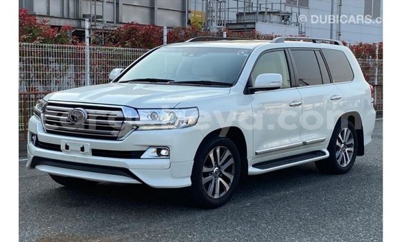 ይግዙ Imported Toyota Land Cruiser ነጭ መኪና በ Import - Dubai በ ኢትዮጵያ ይግዙ Imported Toyota Land Cruiser ነጭ መኪና በ Import - Dubai በ ኢትዮጵያ