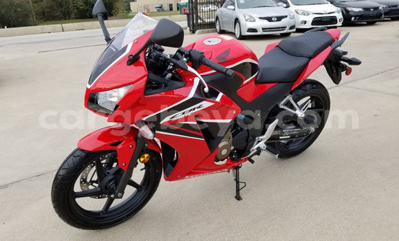 Acheter Occasion Moto Honda CBR 1000 RR Rouge à Addis Ababa, Ethiopie Acheter Occasion Moto Honda CBR 1000 RR Rouge à Addis Ababa, Ethiopie