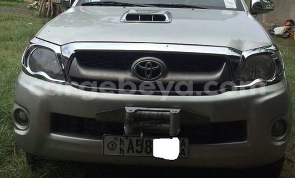 Buy Used Toyota Hilux Silver Car in Addis–Ababa in Ethiopia Buy Used Toyota Hilux Silver Car in Addis–Ababa in Ethiopia